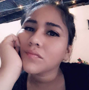 Meet your Posher, Alejandra